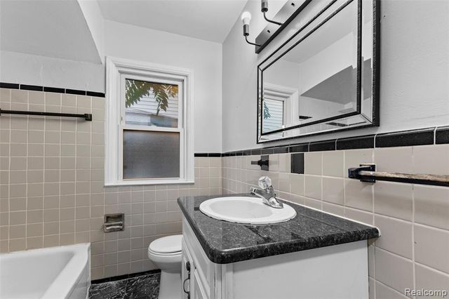929 White Avenue, Lincoln Park, MI 48146
