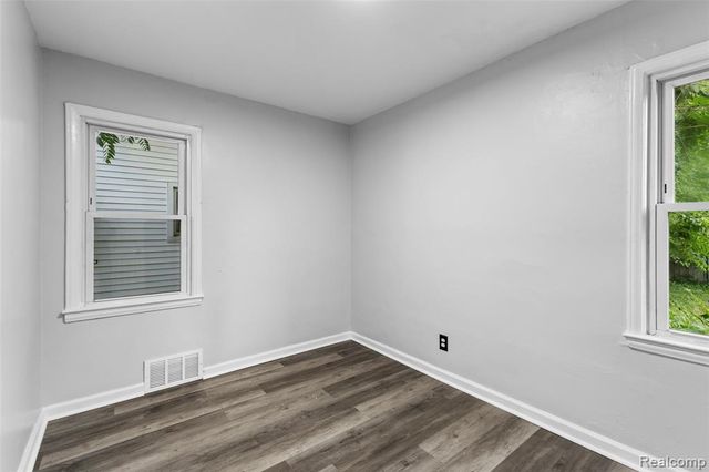 929 White Avenue, Lincoln Park, MI 48146