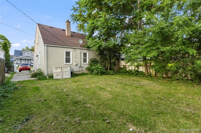 929 White Avenue, Lincoln Park, MI 48146