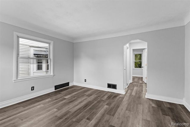 929 White Avenue, Lincoln Park, MI 48146