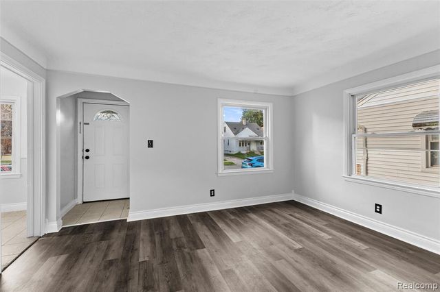 929 White Avenue, Lincoln Park, MI 48146