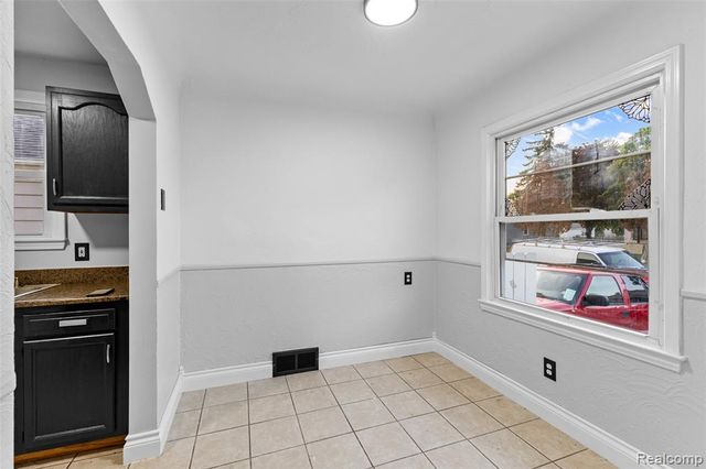 929 White Avenue, Lincoln Park, MI 48146