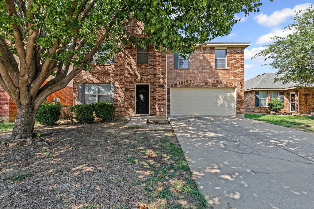 5033 Meridian Lane, Fort Worth, TX 76244