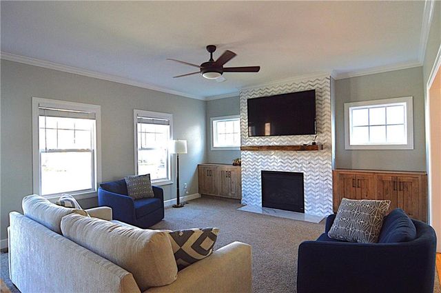 920 SW Ovation Drive, Lee's Summit, MO 64081