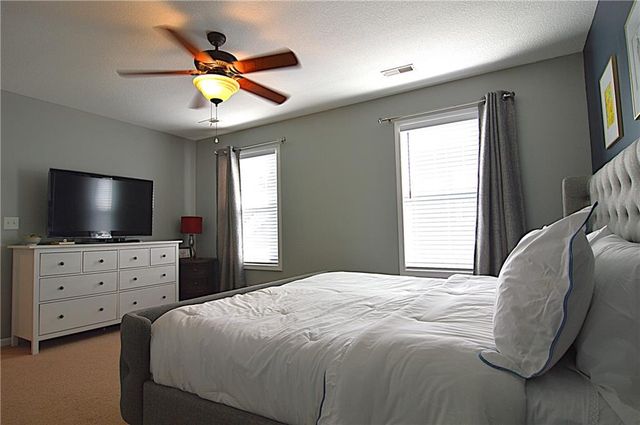 920 SW Ovation Drive, Lee's Summit, MO 64081