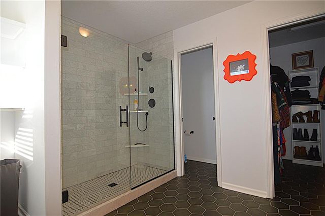 920 SW Ovation Drive, Lee's Summit, MO 64081