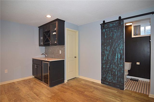 920 SW Ovation Drive, Lee's Summit, MO 64081