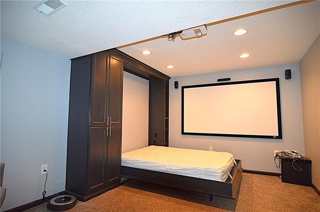 920 SW Ovation Drive, Lee's Summit, MO 64081