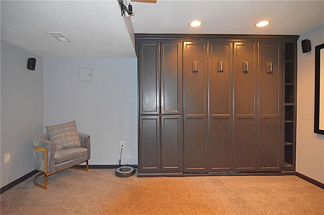 920 SW Ovation Drive, Lee's Summit, MO 64081