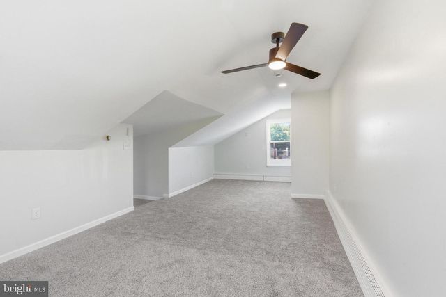 102 E OAK LN, Glenolden, PA 19036