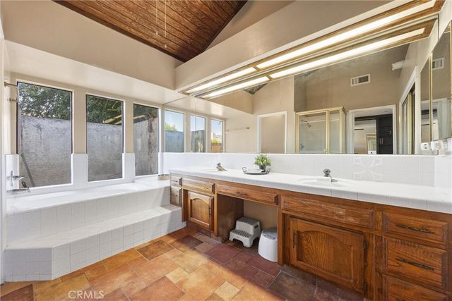 7204 Lacoste Lane, Bakersfield, CA 93309