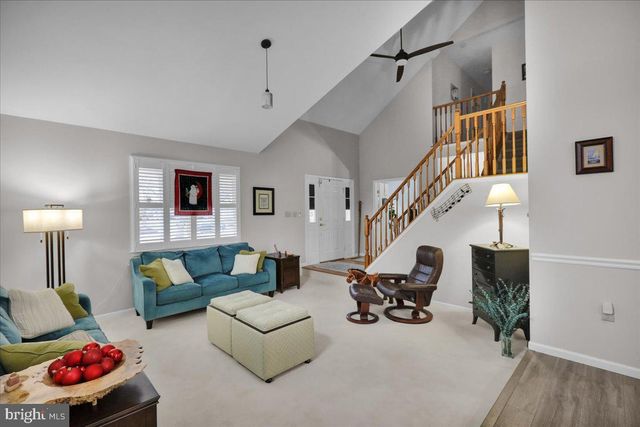 1102 PEPPER RIDGE DR, Reading, PA 19606