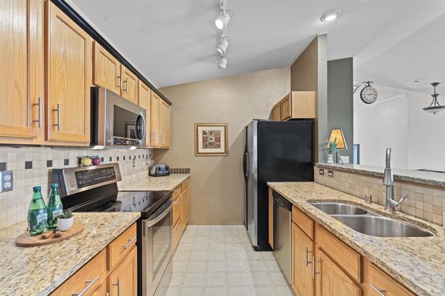 6955 S Rolling Meadows COURT, Oak Creek, WI 53154