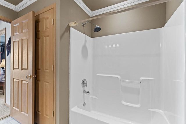 6955 S Rolling Meadows COURT, Oak Creek, WI 53154