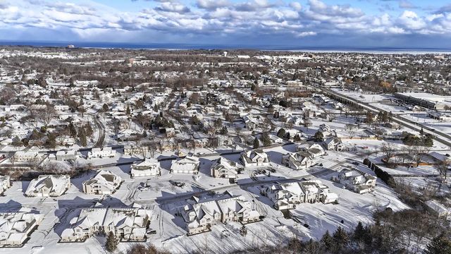 6955 S Rolling Meadows COURT, Oak Creek, WI 53154