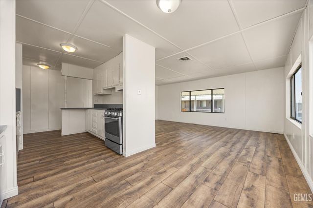 6601 Eucalyptus Drive 220, Bakersfield, CA 93306