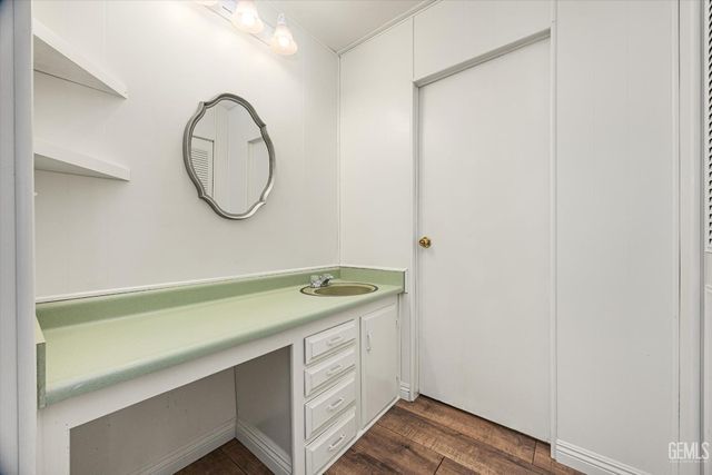 6601 Eucalyptus Drive 220, Bakersfield, CA 93306