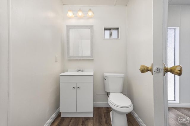 6601 Eucalyptus Drive 220, Bakersfield, CA 93306