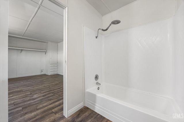 6601 Eucalyptus Drive 220, Bakersfield, CA 93306