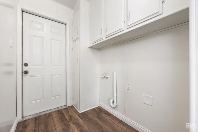 6601 Eucalyptus Drive 220, Bakersfield, CA 93306