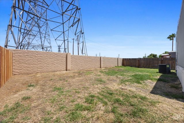 6601 Eucalyptus Drive 220, Bakersfield, CA 93306