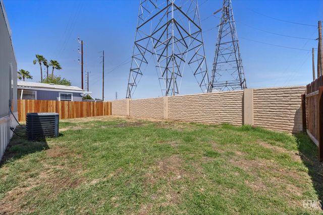6601 Eucalyptus Drive 220, Bakersfield, CA 93306
