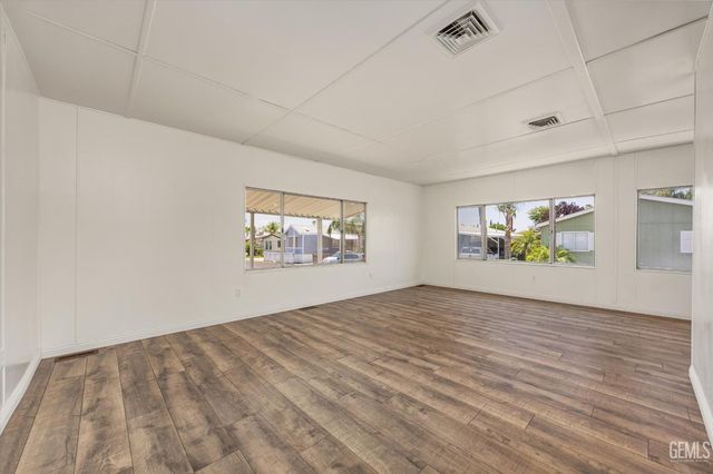 6601 Eucalyptus Drive 220, Bakersfield, CA 93306