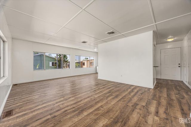 6601 Eucalyptus Drive 220, Bakersfield, CA 93306