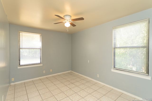 6023 Redbrook Dr, San Antonio, TX 78242