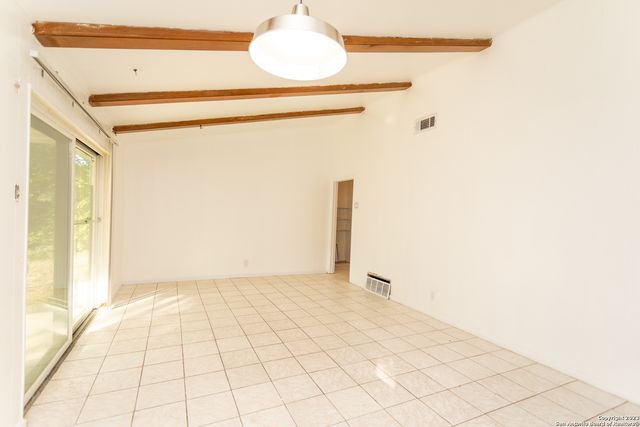 6023 Redbrook Dr, San Antonio, TX 78242