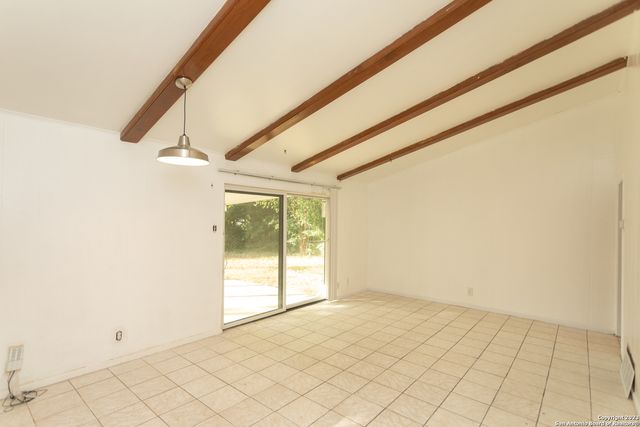 6023 Redbrook Dr, San Antonio, TX 78242