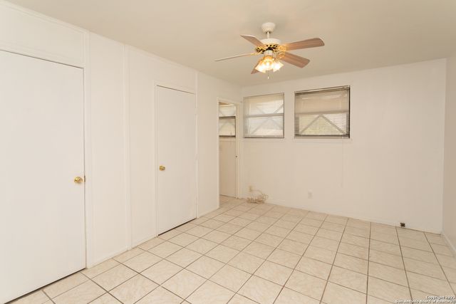 6023 Redbrook Dr, San Antonio, TX 78242