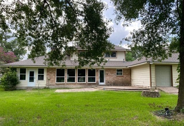 830 Stone Mountain Drive, Conroe, TX 77302