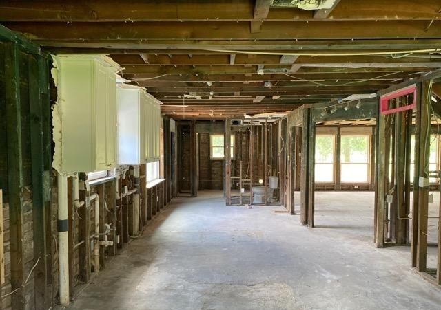 830 Stone Mountain Drive, Conroe, TX 77302