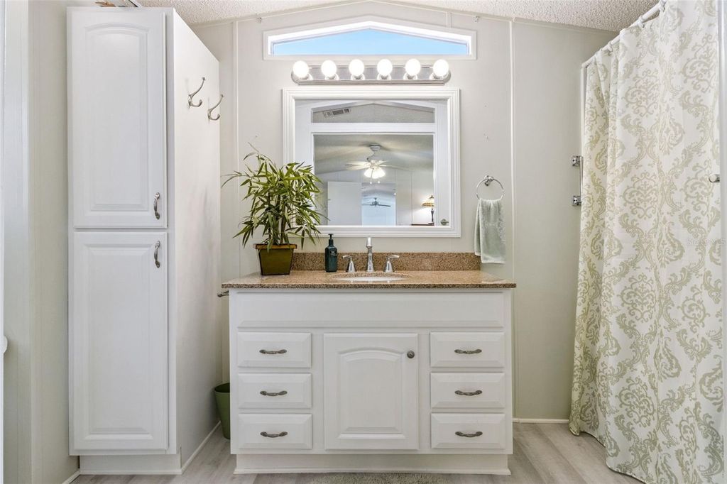 Image 12 of property listing at 8556 BREEZE HILL DRIVE, Lake Wales, FL 33898