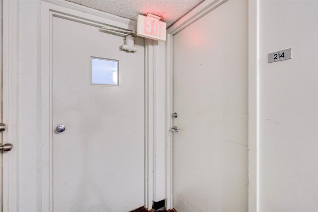 1800 Lavaca ST A214, Austin, TX 78701