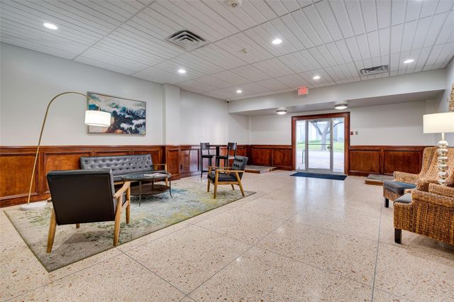 1800 Lavaca ST A214, Austin, TX 78701