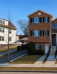 924 E 230th Street, Bronx, NY 10466