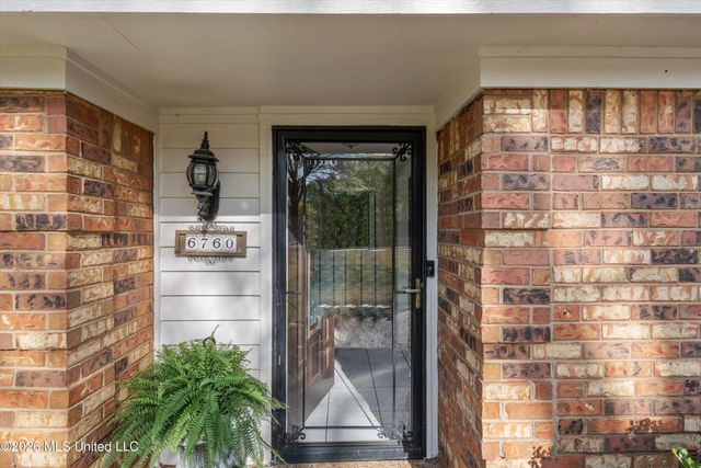 6760 Southern Pine Drive, Southaven, MS 38671