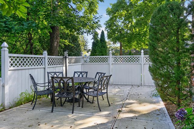 200 Lexington 1F, Oyster Bay, NY 11771