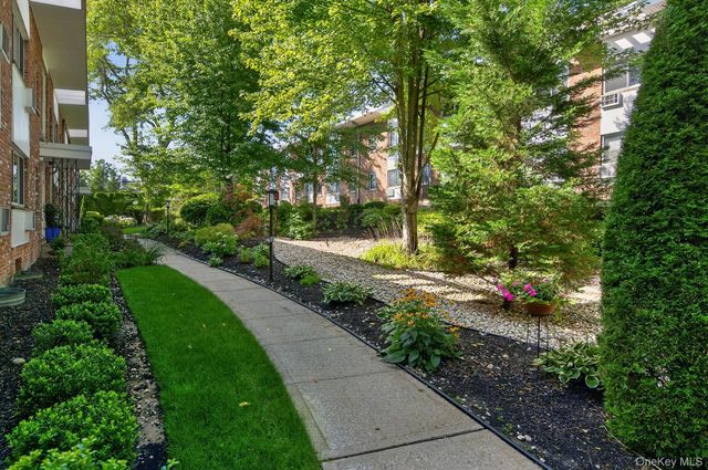 200 Lexington 1F, Oyster Bay, NY 11771