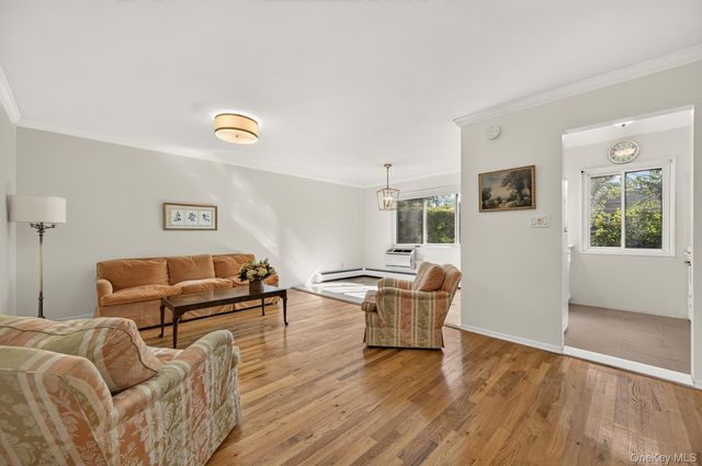 200 Lexington 1F, Oyster Bay, NY 11771
