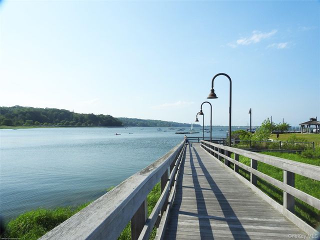200 Lexington 1F, Oyster Bay, NY 11771