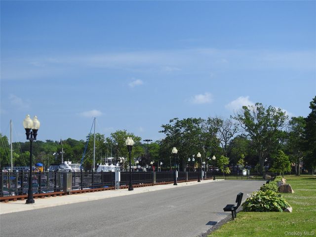 200 Lexington 1F, Oyster Bay, NY 11771