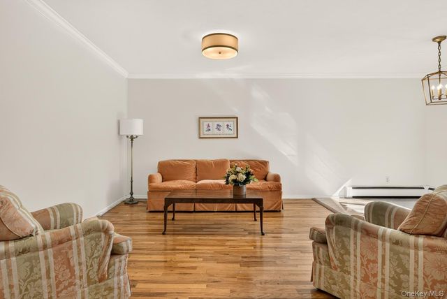 200 Lexington 1F, Oyster Bay, NY 11771
