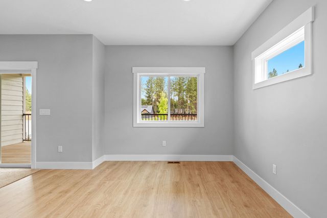 11121 E 28th Ave, Spokane Valley, WA 99206
