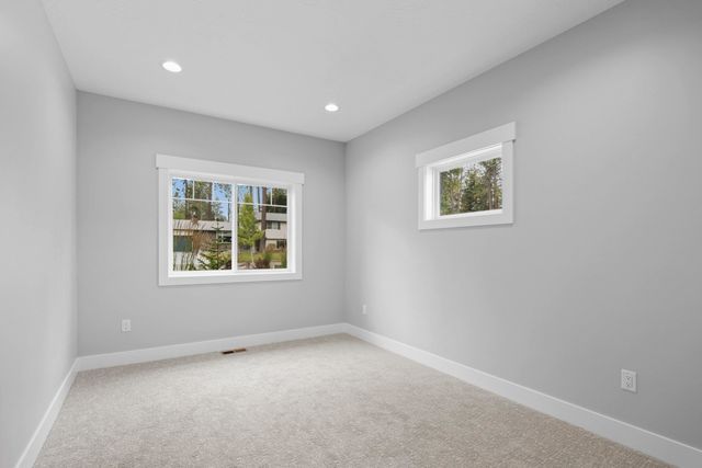 11121 E 28th Ave, Spokane Valley, WA 99206
