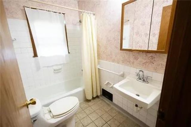 1611 Taylor Avenue, Saint Paul, MN 55104