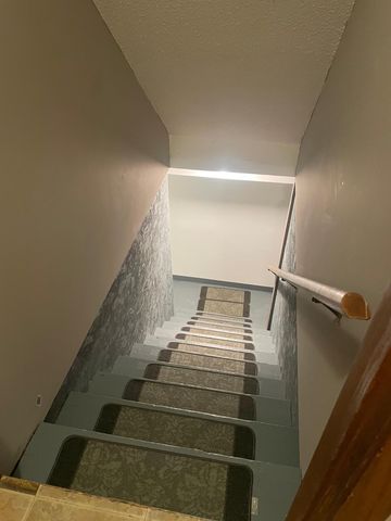 1611 Taylor Avenue, Saint Paul, MN 55104