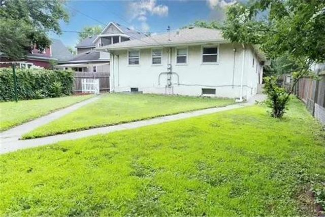 1611 Taylor Avenue, Saint Paul, MN 55104